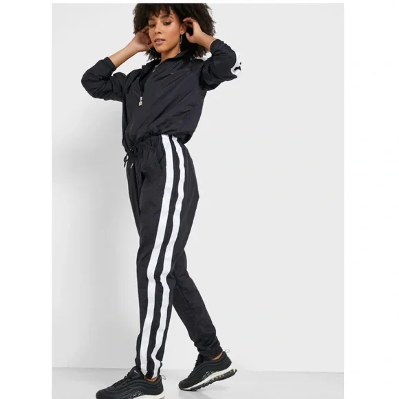 Jupe De Sport Ellesse Femme - Taille US 10 (38 FR) - Noir à Rayures - Neuf Avec étiquettes - Sportswear